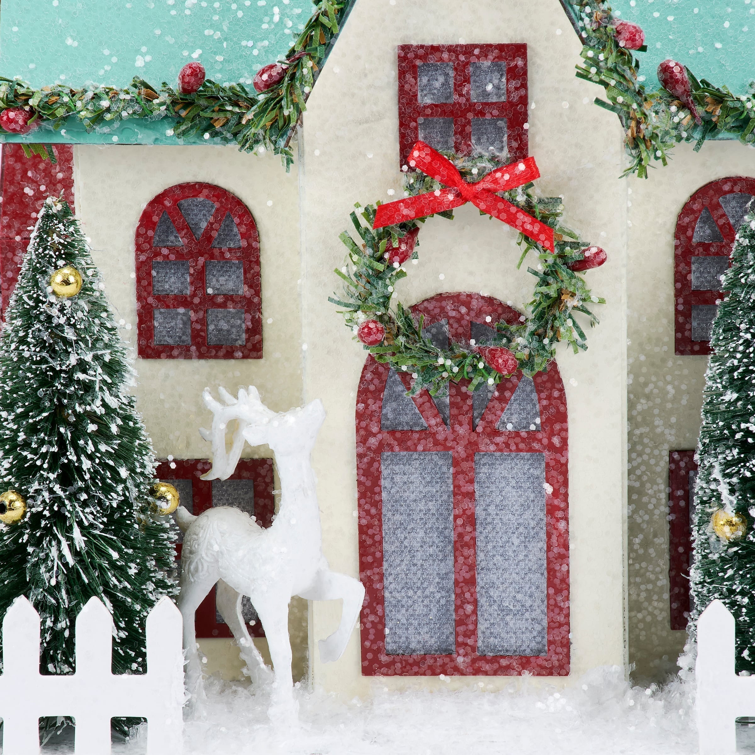 8.25" Lighted Wreath House Sitter
