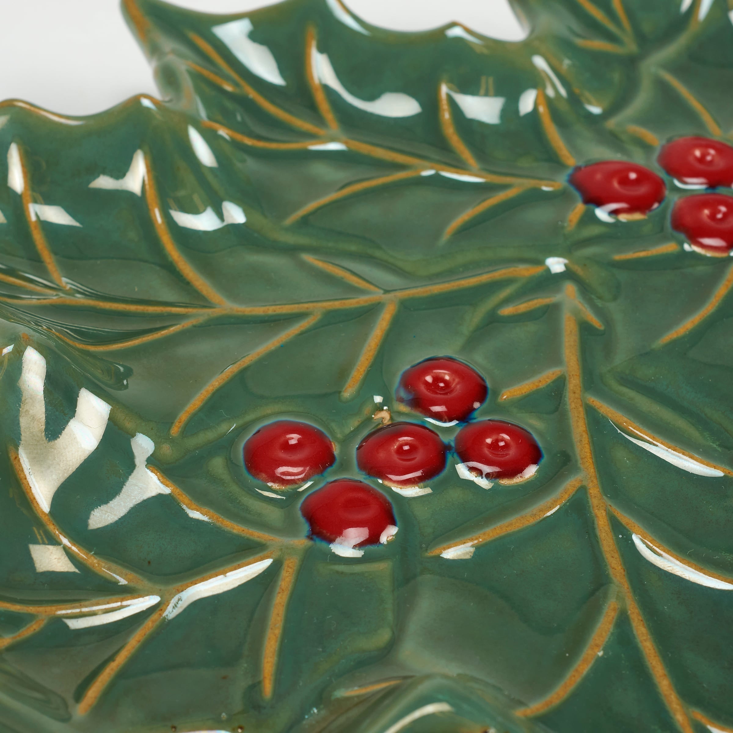 9" Holly Berry Tree Plate